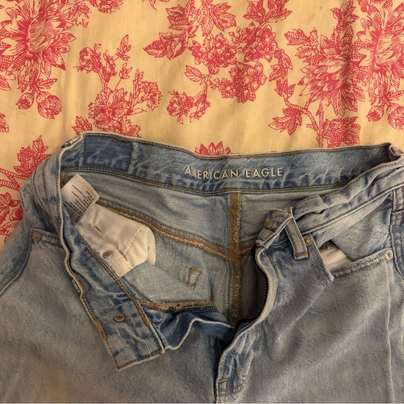 American Eagle Light Blue Distressed Women Jeans - Picture 2 of 3